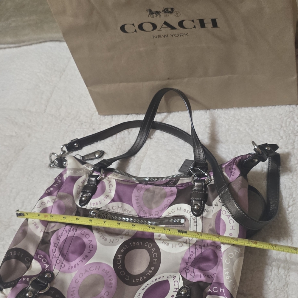 Vintage Meduim Handbag 👜 By Coach - Picture 12 of 15